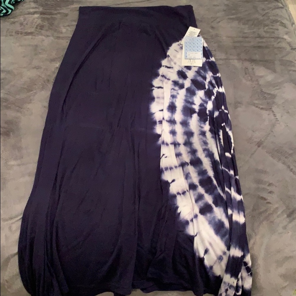 New with tags - Tie Dye Maxi Skirt 🤍
